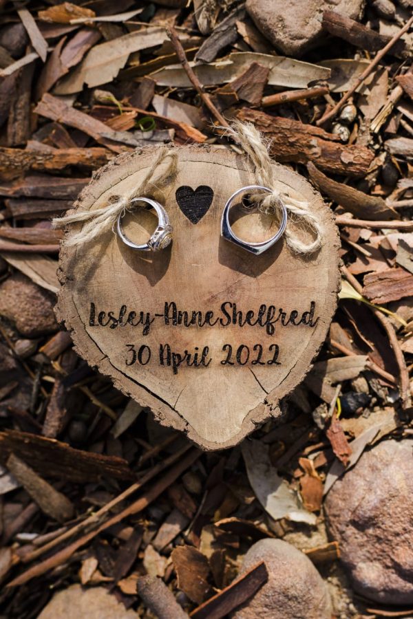 Wooden ring disc holder